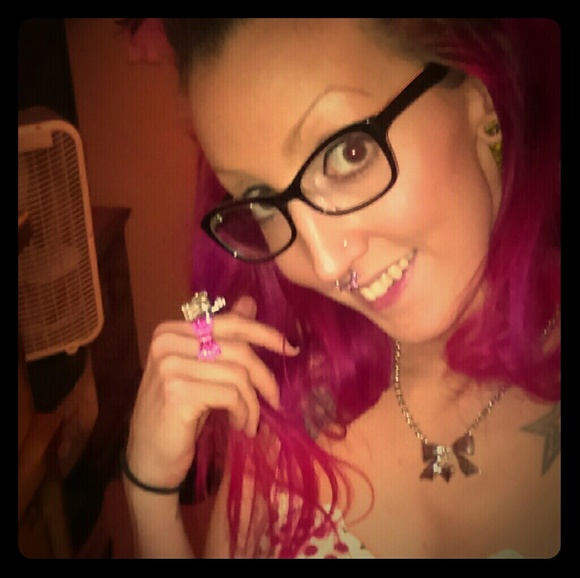 Meet your Posher, ⭐🌜MoonRayy🌛⭐ - Picture 2 of 6